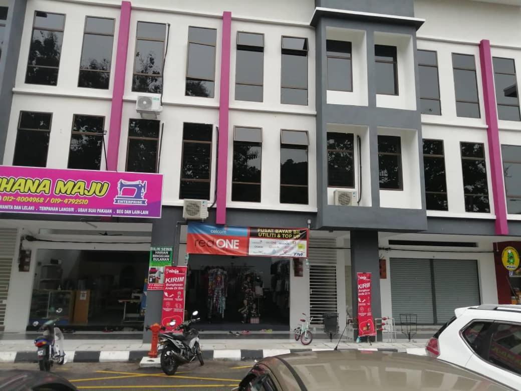 Hotel World Kids Fantasy Lumut Exterior foto